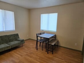 909 1/2 N 7th St, Unit 9 and a half in Montrose, CO - Building Photo - Building Photo