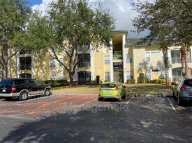 8803 Dunes Ct in Kissimmee, FL - Building Photo