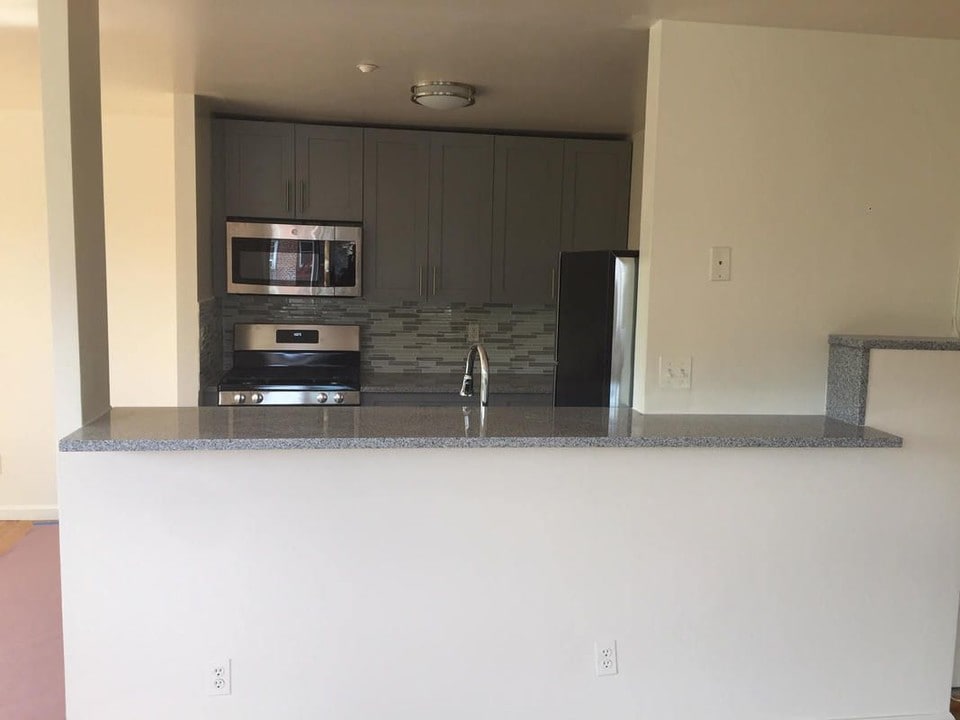 8402 143rd St in Queens, NY - Foto de edificio
