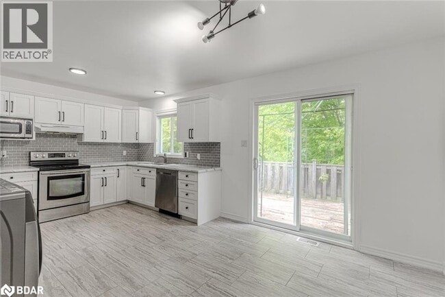 32 54th St S in Wasaga Beach, ON - Building Photo - Building Photo