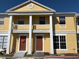 2892 S Cambridge Ln in Hollywood, FL - Building Photo