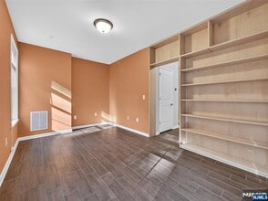 26 Roosevelt Dr in Wood Ridge, NJ - Building Photo - Building Photo