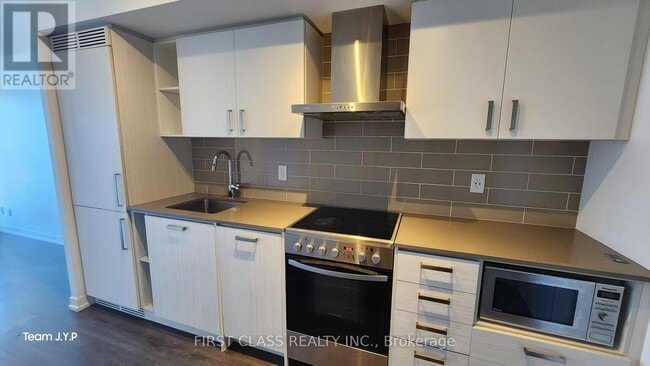 property at 125 Redpath Ave