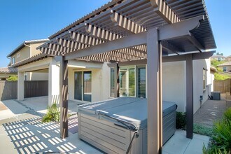 520 Machado Way in Vista, CA - Building Photo - Building Photo