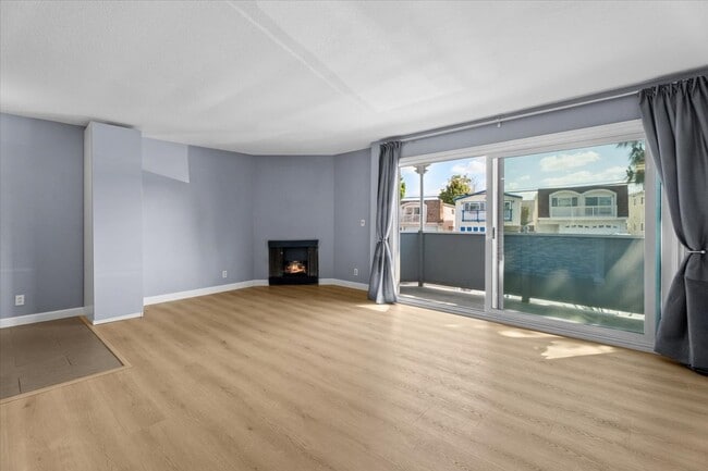 2411 Prospect Ave, Unit #101 in Hermosa Beach, CA - Building Photo - Building Photo