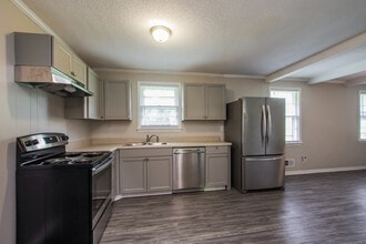 212 Bartlett St in Mauldin, SC - Building Photo - Building Photo