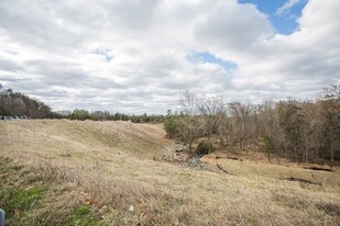 Dulles Toll Rd in Dulles, VA - Building Photo