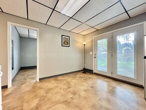 574 Ardmore Dr in Ferndale, MI - Building Photo - Building Photo