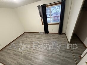 8125 Georgia Ct N in Minneapolis, MN - Building Photo - Building Photo