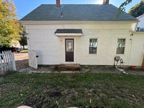 18 Bolton Pl in Bridgewater, MA - Building Photo - Building Photo