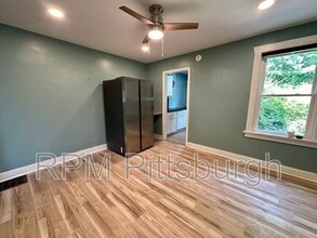 929 Clarissa St in Pittsburgh, PA - Building Photo - Building Photo