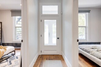 5585 Rue Clark in Montréal, QC - Building Photo - Building Photo