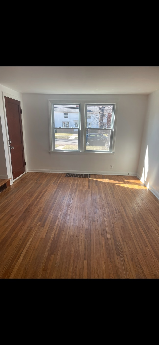 247 Hancock Ave in Buffalo, NY - Foto de edificio - Building Photo