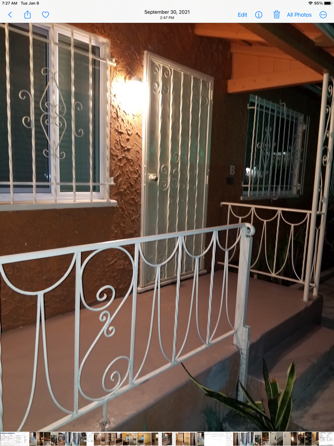 209 W Cocoa St in Compton, CA - Foto de edificio - Building Photo