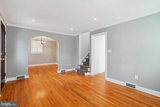 2505 N Powhatan St in Arlington, VA - Building Photo - Building Photo