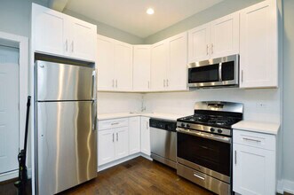 2721 W Division St in Chicago, IL - Building Photo - Building Photo