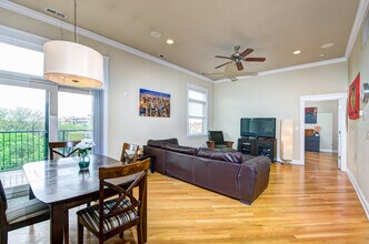 2730 N Ashland Ave in Chicago, IL - Building Photo - Building Photo