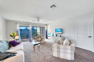 1645 Spoonbill Ln in Naples, FL - Foto de edificio - Building Photo