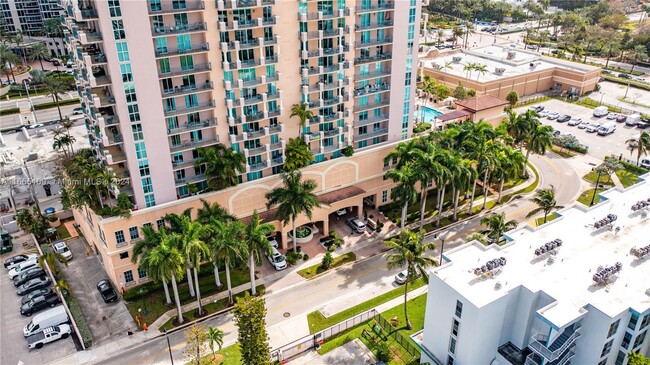 17555 Atlantic Blvd, Unit #1409 in Sunny Isles Beach, FL - Building Photo - Building Photo