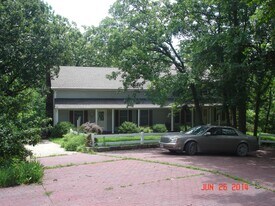 530 SE 325th Rd in Warrensburg, MO - Building Photo