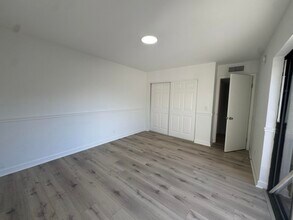 172 Lake Arbor Dr in Palm Springs, FL - Building Photo - Building Photo