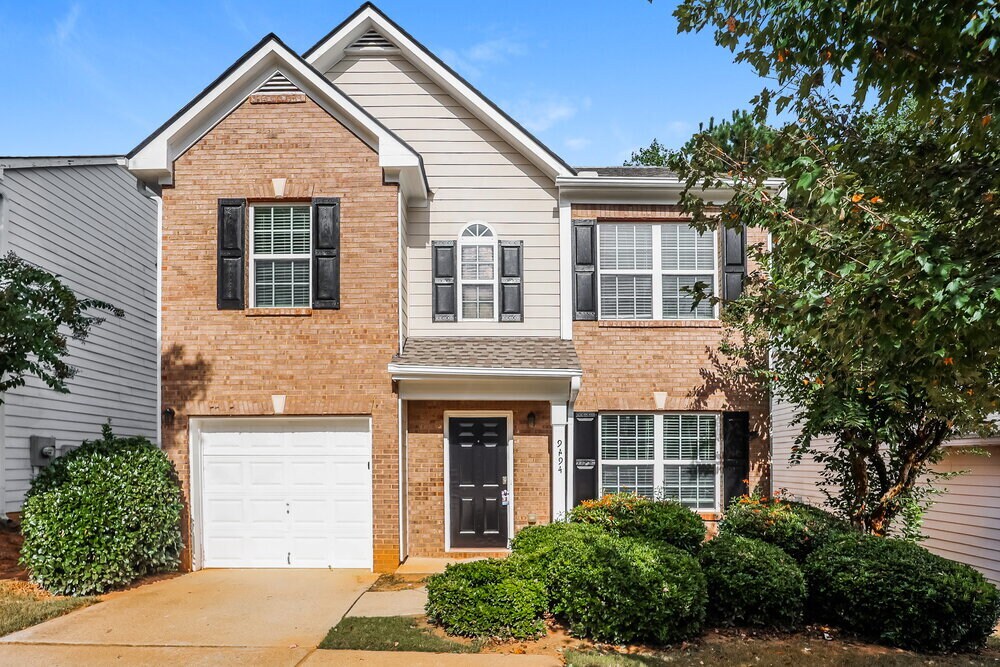 9494 Lakeview Rd in Union City, GA - Building Photo