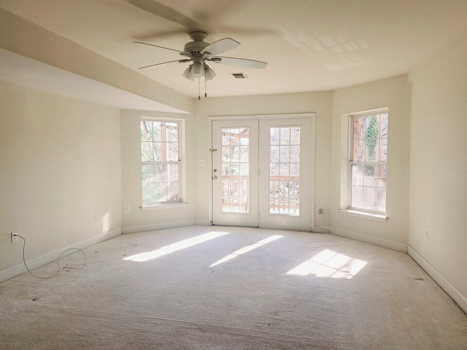 6236 Mary Meindl Ct, Unit A in Alexandria, VA - Building Photo