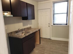 7004 N Paulina St in Chicago, IL - Building Photo - Building Photo