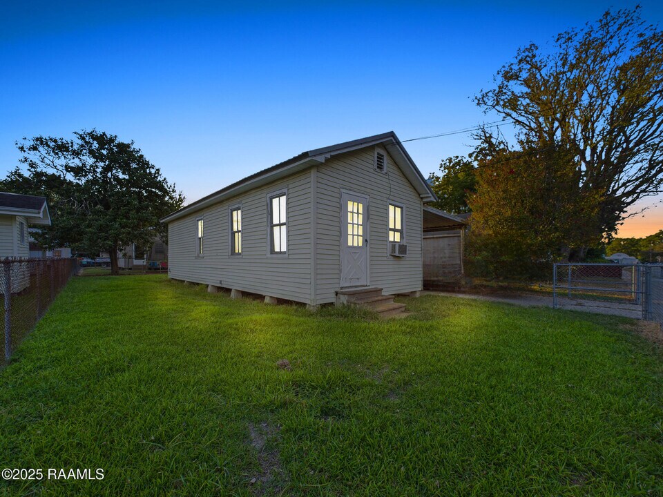 505 W Dale St in New Iberia, LA - Building Photo