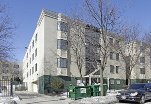 823 N 24th St Apartamentos