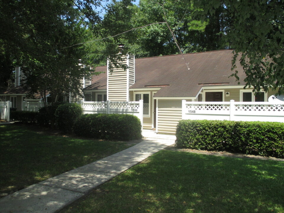 1551 College Way in New Bern, NC - Building Photo