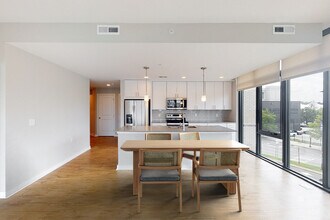 555 President St-Unit -FL22-ID1678A in Baltimore, MD - Foto de edificio - Building Photo