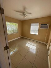 1909 Plunkett St in Hollywood, FL - Building Photo - Building Photo