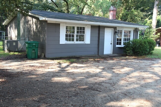 property at 2906 Rosebriar Ave