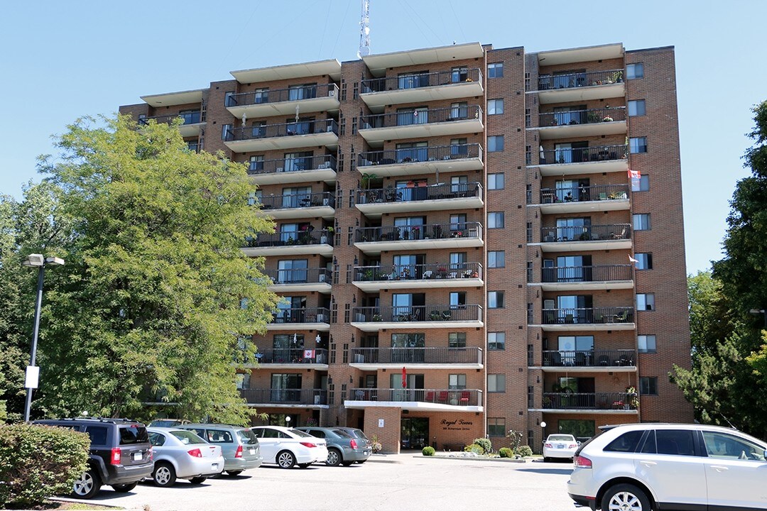 Regal Tower in Chatham-Kent, ON - Building Photo