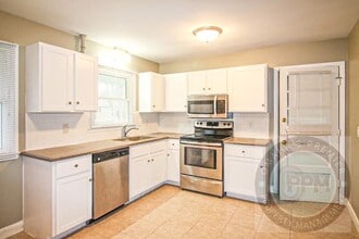 4720 Grover St in Omaha, NE - Building Photo - Building Photo
