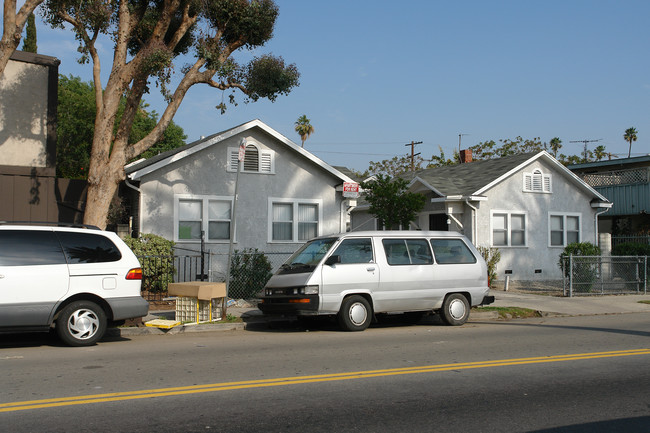 716-720 N Ardmore Ave in Los Angeles, CA - Building Photo - Building Photo