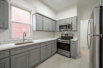 66 Van Reipen Ave in Jersey City, NJ - Building Photo - Building Photo