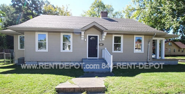 703 Ravenswood Dr in Evansville, IN - Building Photo - Building Photo