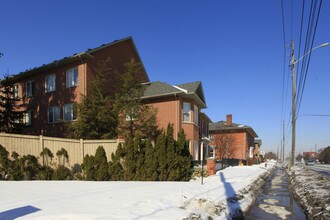 8038 Yonge in Vaughan, ON - Building Photo - Building Photo