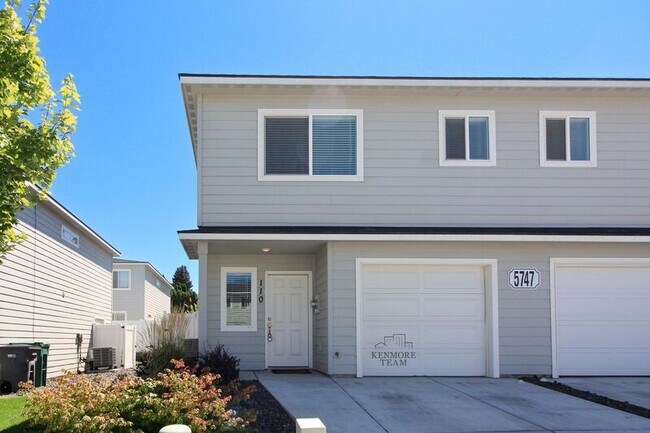 5747 W Albany Pl