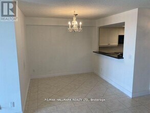 33 Weldrick Rd E in Richmond Hill, ON - Building Photo - Building Photo
