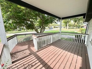 1207 S Sumner St in Wheaton, IL - Building Photo - Building Photo