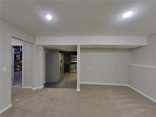 6421 Limerick Dr in Edina, MN - Building Photo - Building Photo