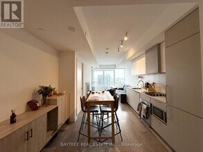 19 Western Battery Rd in Toronto, ON - Building Photo - Building Photo