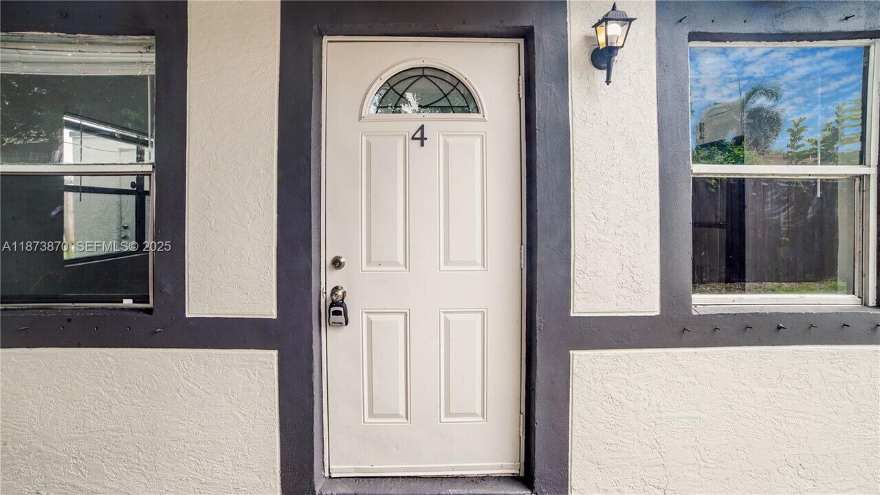 720 NW 4th Ave in Fort Lauderdale, FL - Building Photo