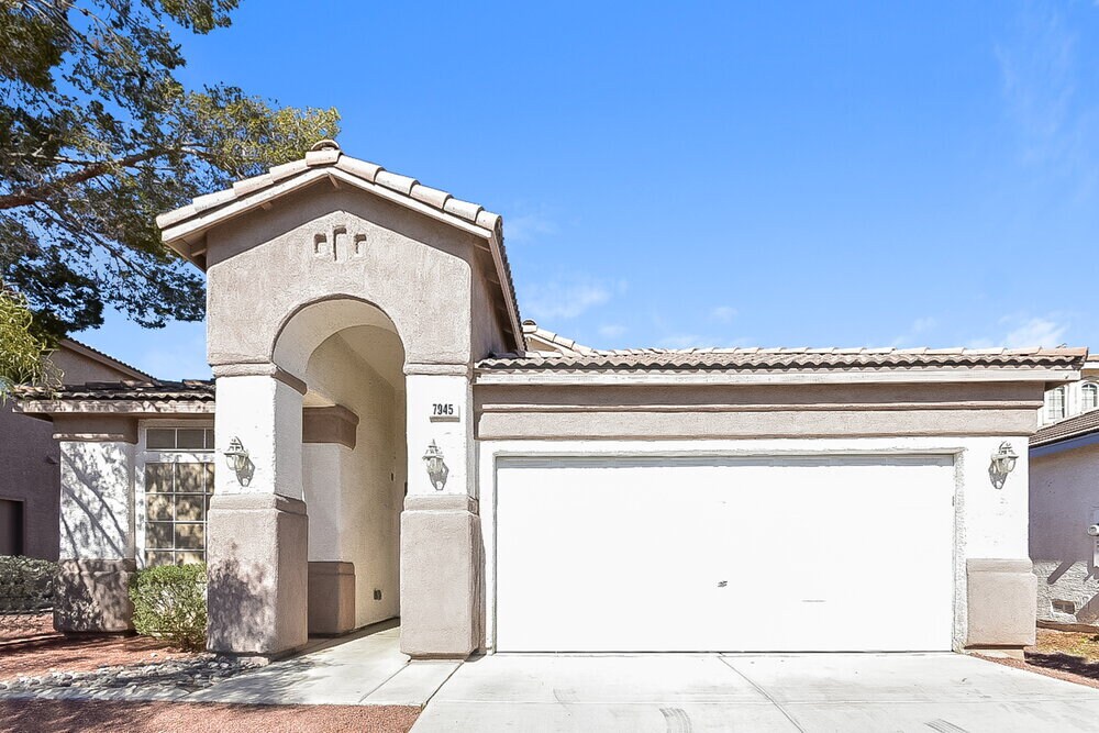 7945 Quail Mountain Ln in Las Vegas, NV - Building Photo