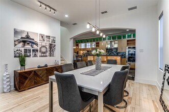 2215 Worthington St in Dallas, TX - Building Photo - Building Photo