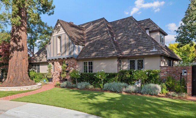 527 Carmel Cir in San Mateo, CA - Building Photo - Building Photo