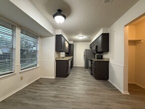 1015 Kane St in Benbrook, TX - Building Photo - Building Photo